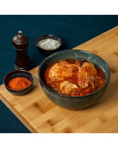 Poulet basquaise, la recette traditionnelle cuisiné avec du poulet nourrit sans OGM