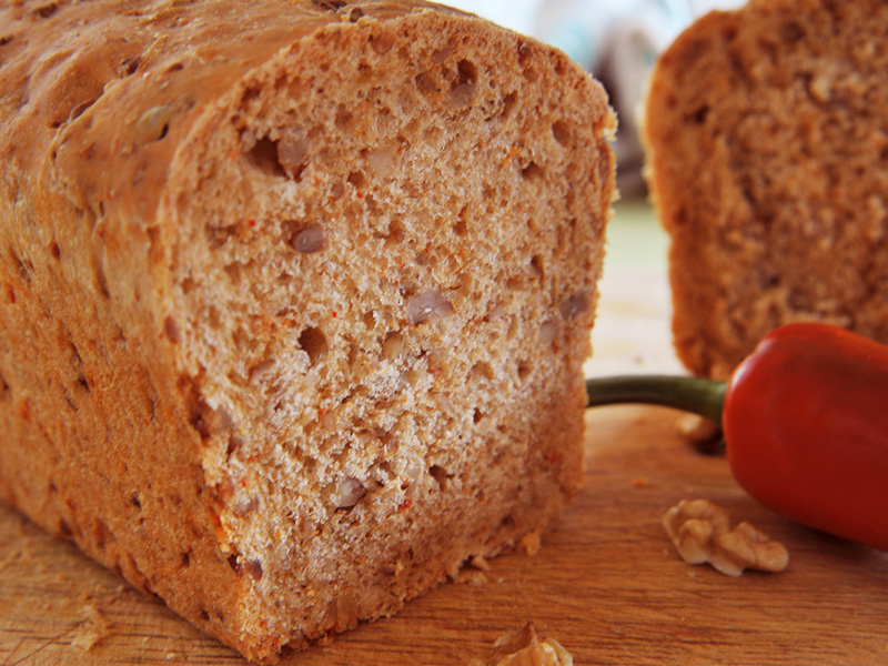 Pain au Noix au Piment d'Espelette